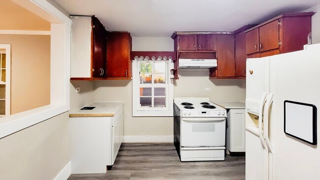 Foto del edificio - 2 BDRM 1 BATH