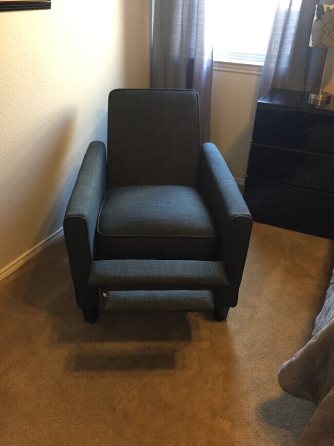 Dormitorio - 2312 Orchid Dr