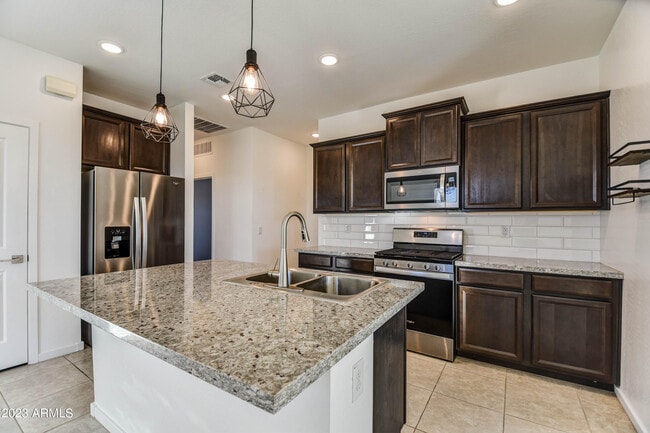 Building Photo - 37061 N Sidewinder Dr