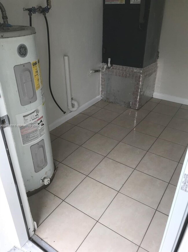 Foto del edificio - 4120 SW 25th St