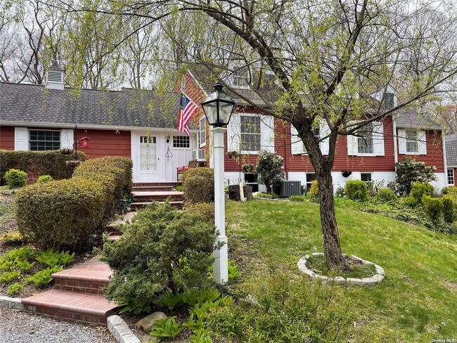 Building Photo - 1568 Laurel Hollow Rd