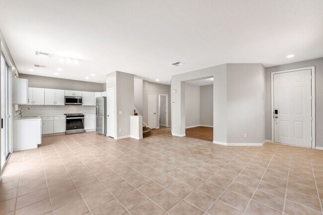 Foto del edificio - SUMMERLIN HOME, 3 BEDROOMS, LARGE BACKYARD, MINUTES FROM DOWNTOWN SUMMERLIN