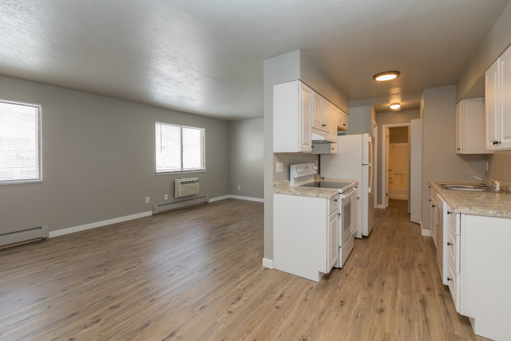 1252 Dewar Dr Unit 14, Rock Springs, WY 82901 Room for Rent in Rock