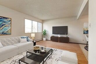Building Photo - Central Apartments