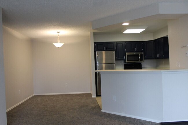 Foto del edificio - Spacious Condo in Littleton!