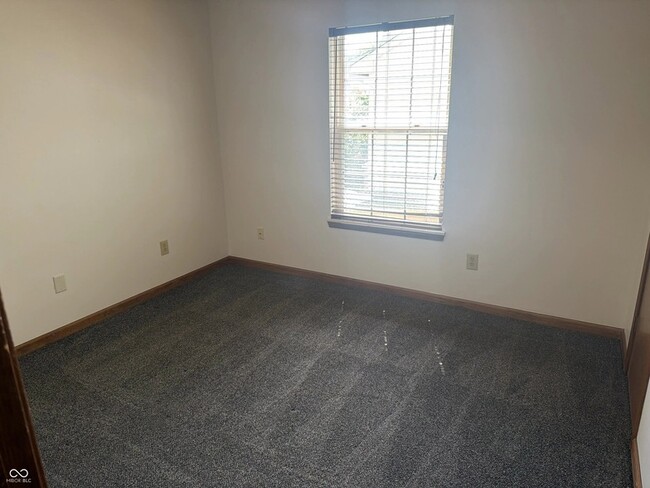 Building Photo - 1506 Brook Pointe Dr