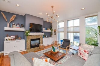 Building Photo - 1116 Columbus St