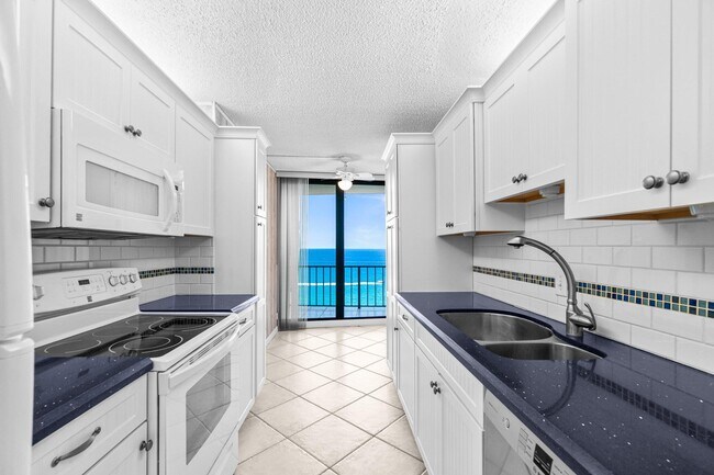 Building Photo - 4200 N Ocean Dr