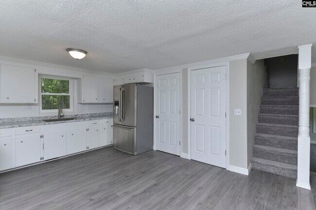 Building Photo - 1628 Dreher Island Rd