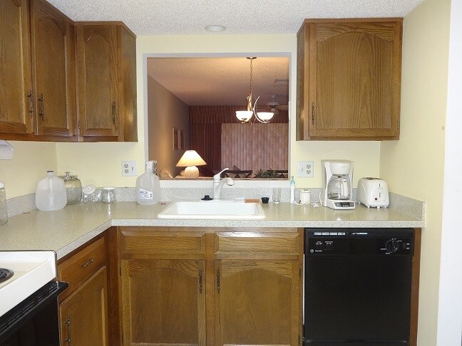 Foto del edificio - MISSION LAKES 2/2 Condo