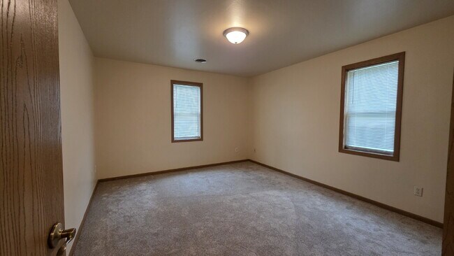Foto del edificio - Charming 2 Bedroom Condo in the Heart of B...