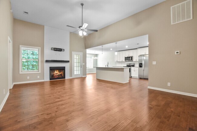 Foto del edificio - Pet Friendly Three Bedroom!