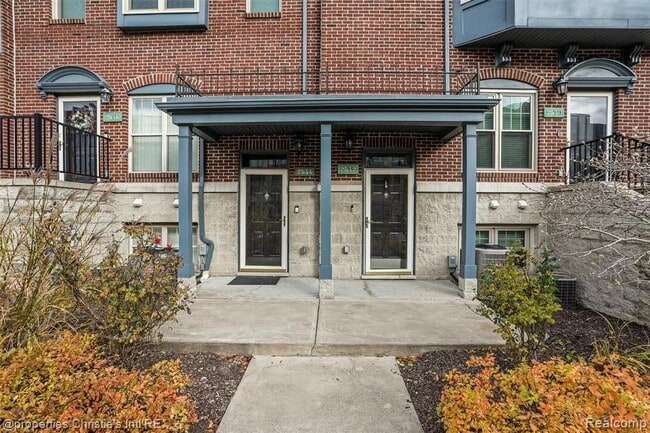 Building Photo - 2542 Woodward Ave