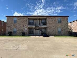 Building Photo - 3307 Toledo Dr