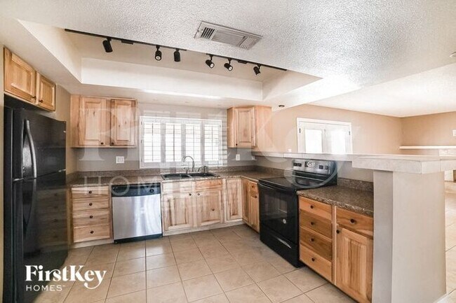 Foto del edificio - 12849 N 36th Dr