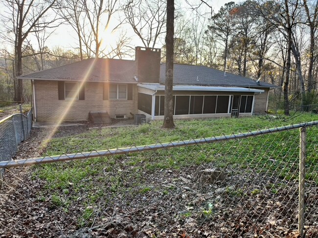 Building Photo - 480 Ashwood Ave