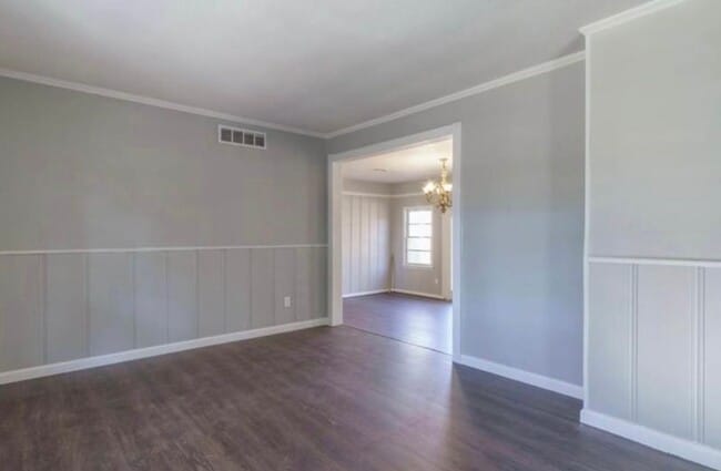 Building Photo - 2801 Tryon Rd