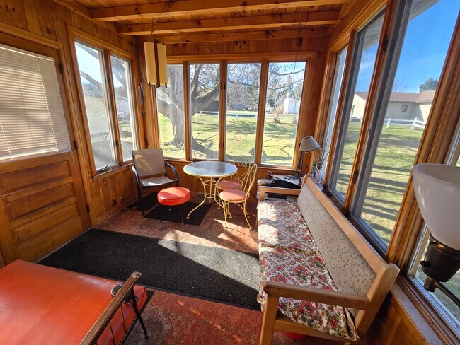 Foto del edificio - 2 Harts Hill Pky