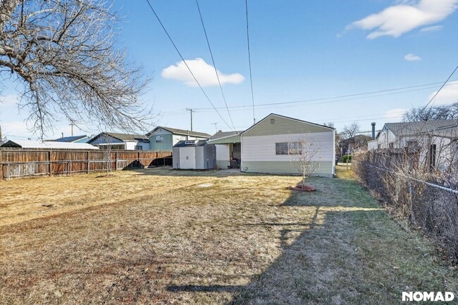 Building Photo - 1343 S Irving St