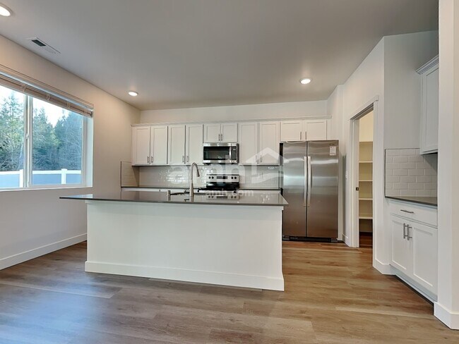 Foto del edificio - 7820 Selah St SW