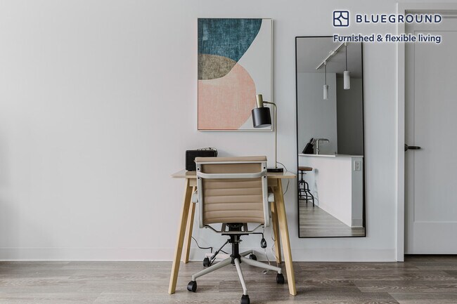 Foto del edificio - 637 N Wells St