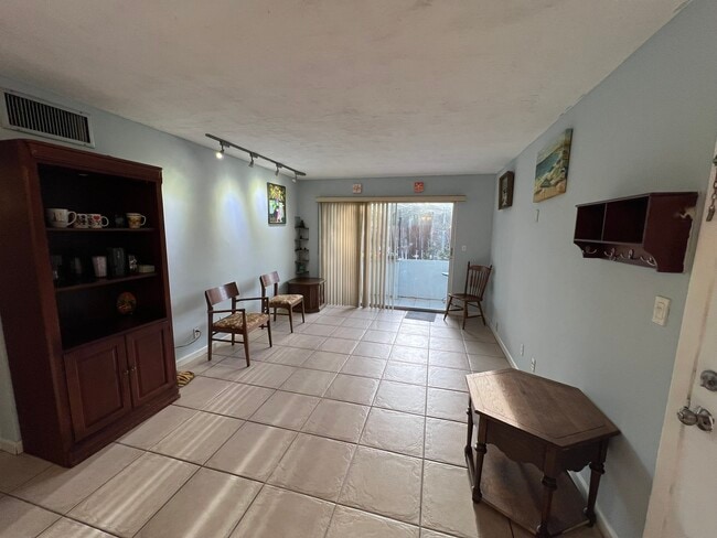 Foto del edificio - 8701 SW 141st St