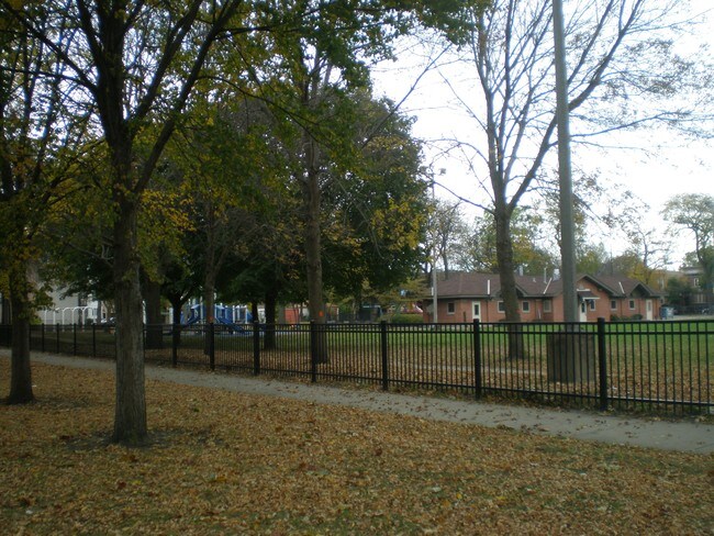 Building Photo - 7152 S Calumet Ave