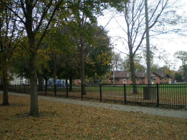 Foto del edificio - 7152 S Calumet Ave