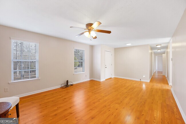 Foto del edificio - 252 Skyview Rd