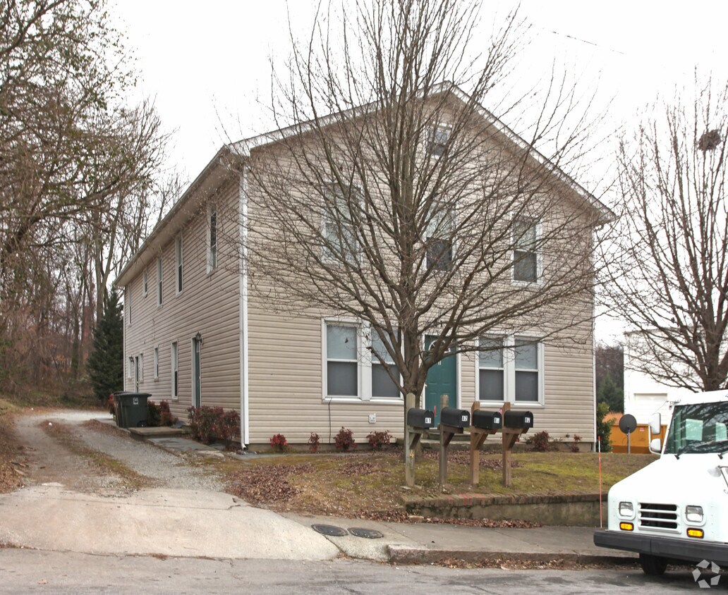 Primary Photo - 417 Guilford Ave