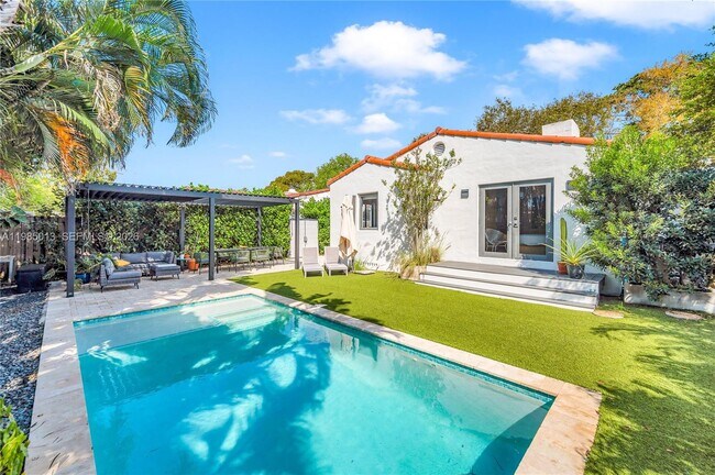 Foto del edificio - 1240 SW 21st St