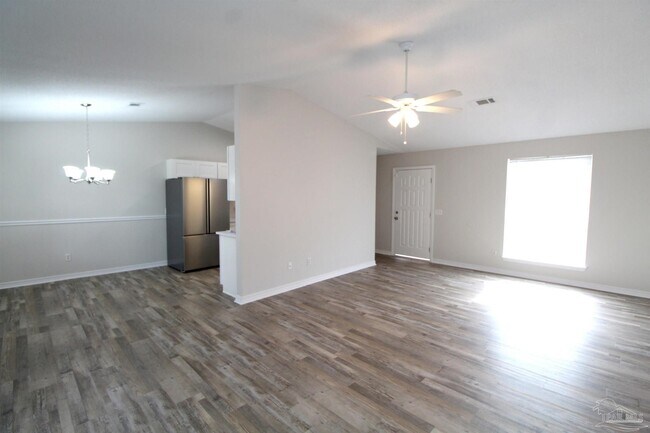 Building Photo - 3004 Myrshine Dr