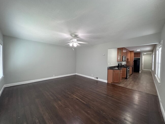 Building Photo - 2 bedroom House in Oakland - Available Now!