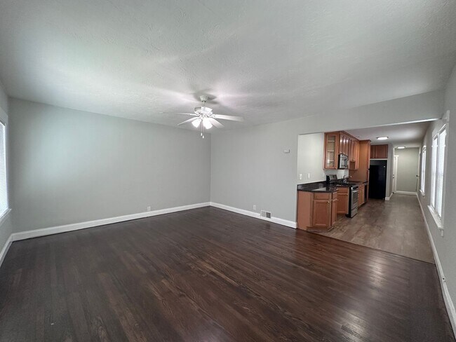 Foto del edificio - 2 bedroom House in Oakland - Available Now!