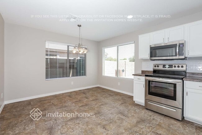 Building Photo - 1382 E Penny Ln