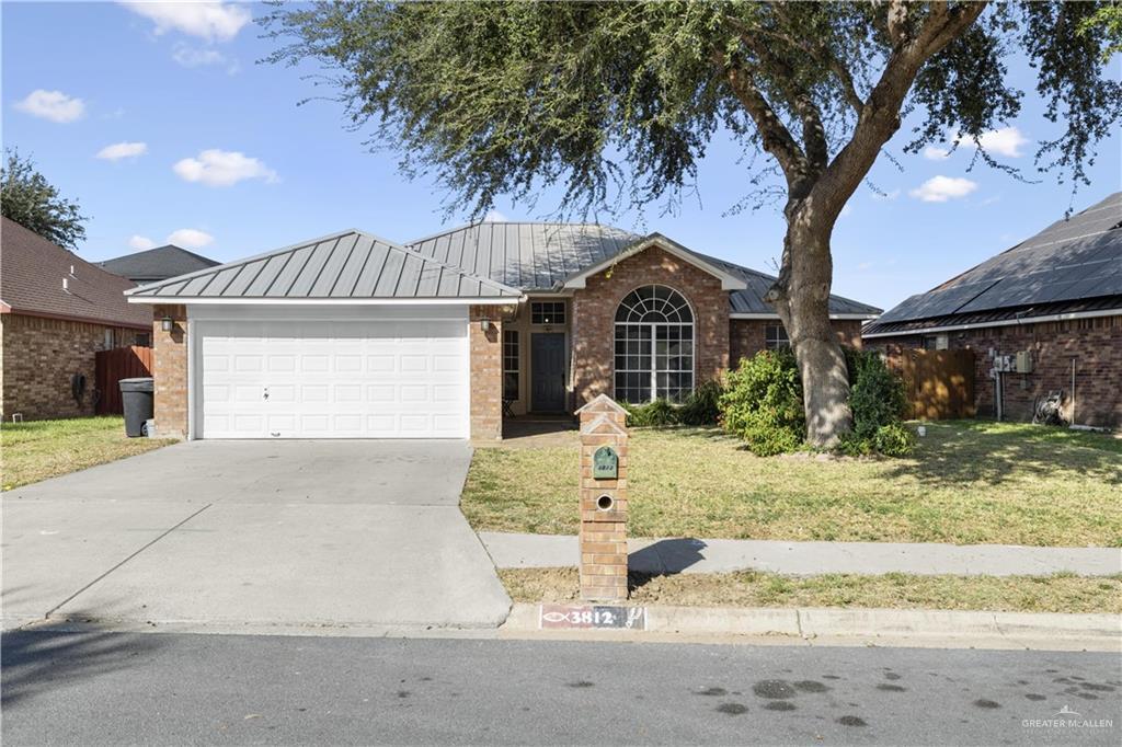 Primary Photo - 37 E Xenops Ave