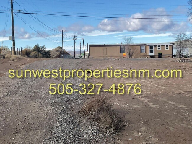 Building Photo - 2 Bed, 1 Bath Home in Bloomfield