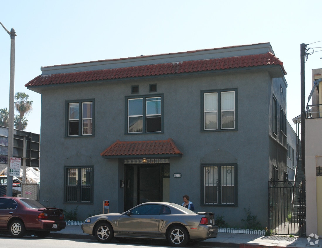 Building Photo - 4266 Melrose Avenue