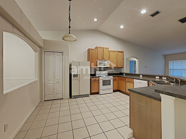 Building Photo - 732 Berry Bramble Dr