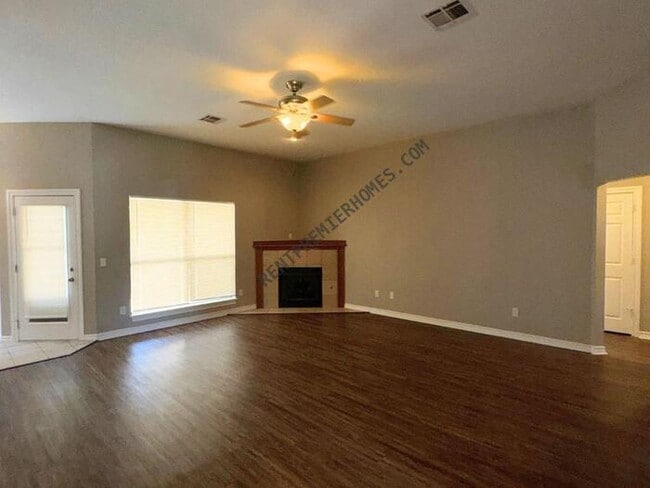Building Photo - 5328 Republic Dr