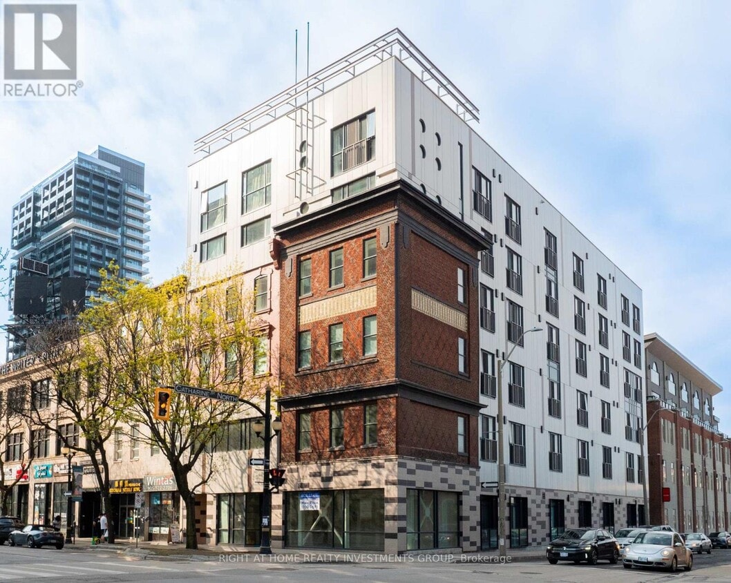 Photo principale - 121-121 King St E