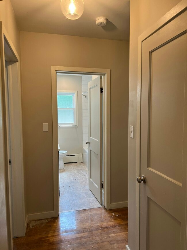 Building Photo - 816 N Monroe St