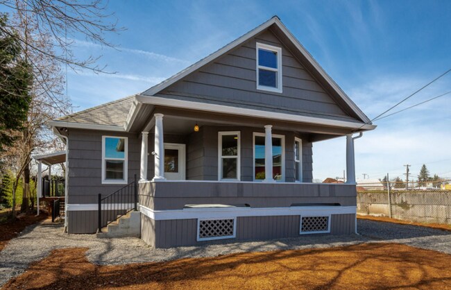 Foto del edificio - Charming Fully Renovated Home in the Heart of Southeast Portland