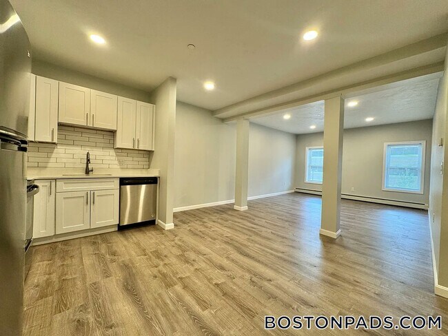 Building Photo - 11 Leo Turo Way