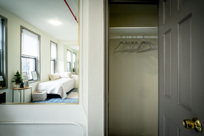 Building Photo - Harlem Place 1