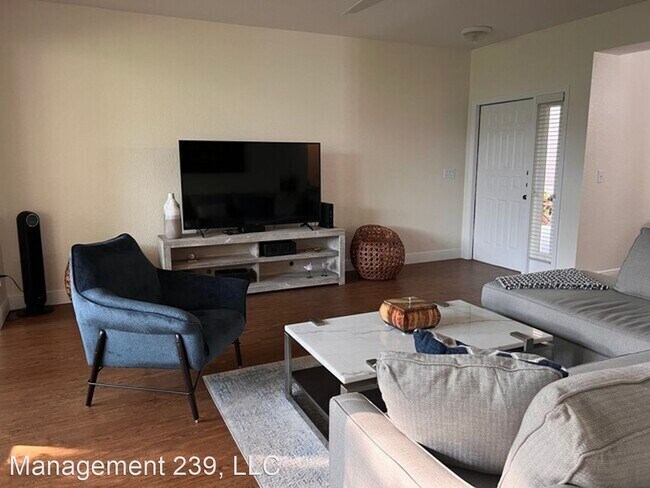 Building Photo - 2 br, 2 bath House - 343 Dover Pl. Unit A-103