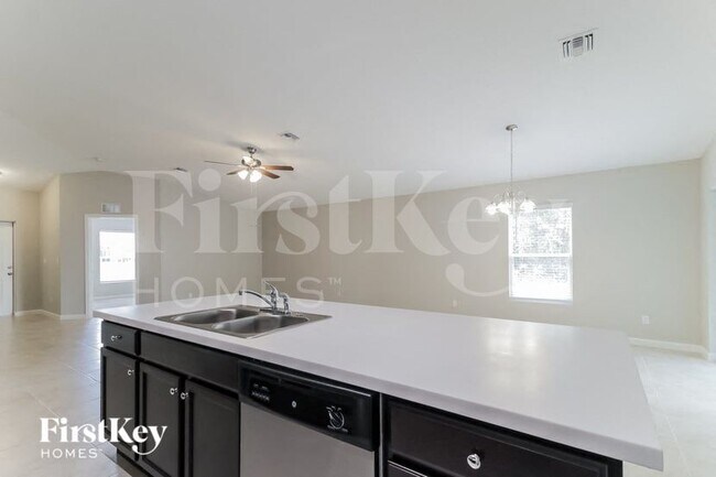 Foto del edificio - 150 Breakwater St SE