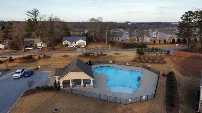 Foto del edificio - 521 Lone Rider Path