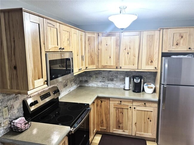 Building Photo - 15565 26th Ave N