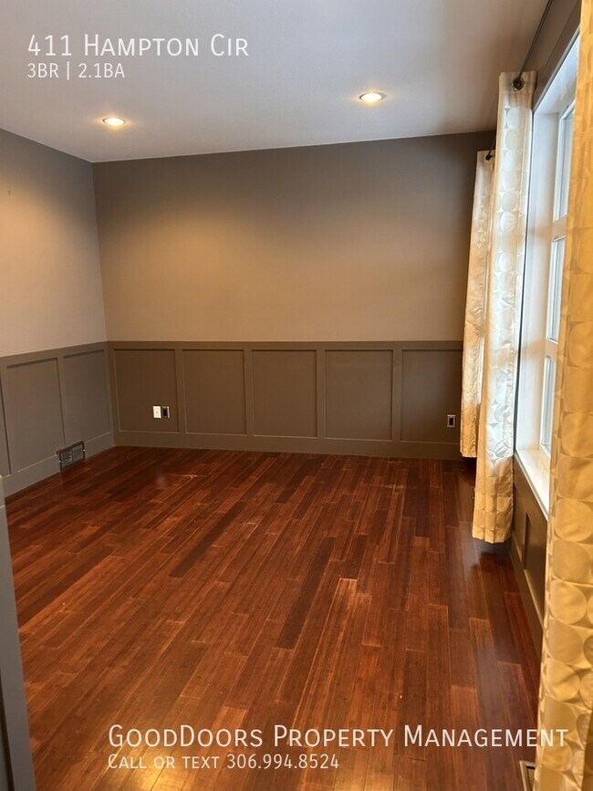 Building Photo - 411 Hampton Cir